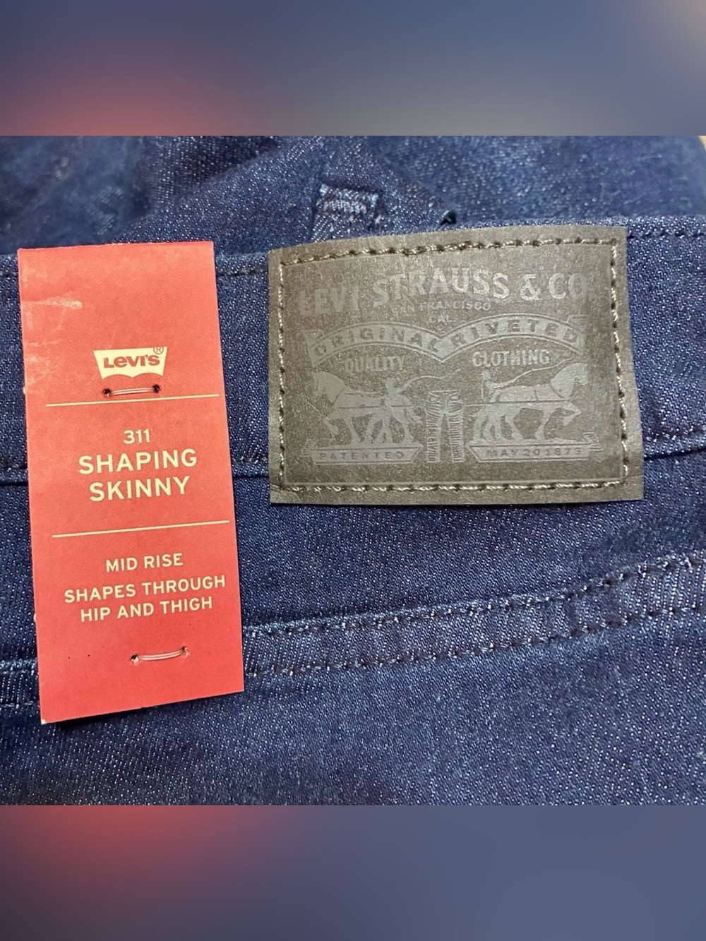LEVI’s size 18 Med. 311 Shaping Skinny Mid Rise Dark Blue Denim Straight Jeans - Picture 4 of 8